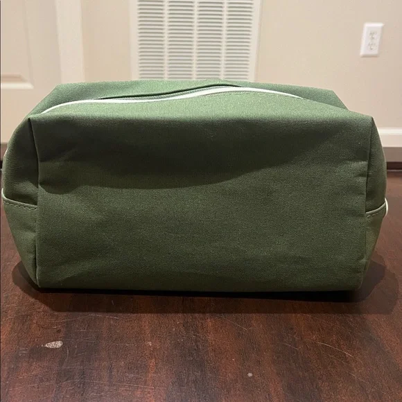 NWT Aveda accessory bag💚 - Picture 8 of 11
